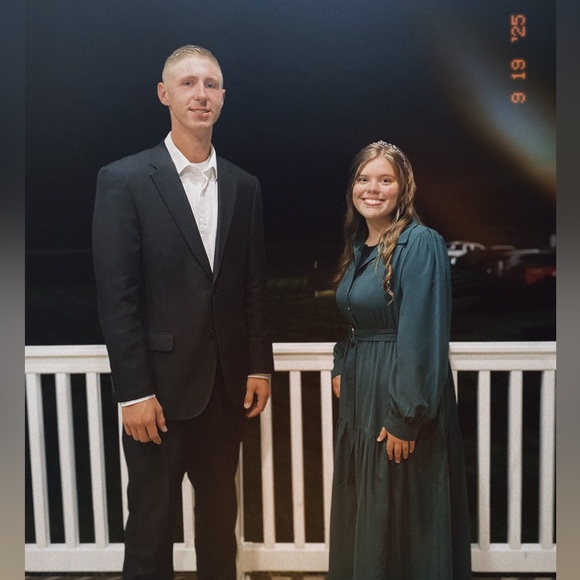 Meet your Posher, Mckenzie - Picture 1 of 6